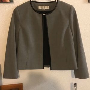 Super cute grey blazer.